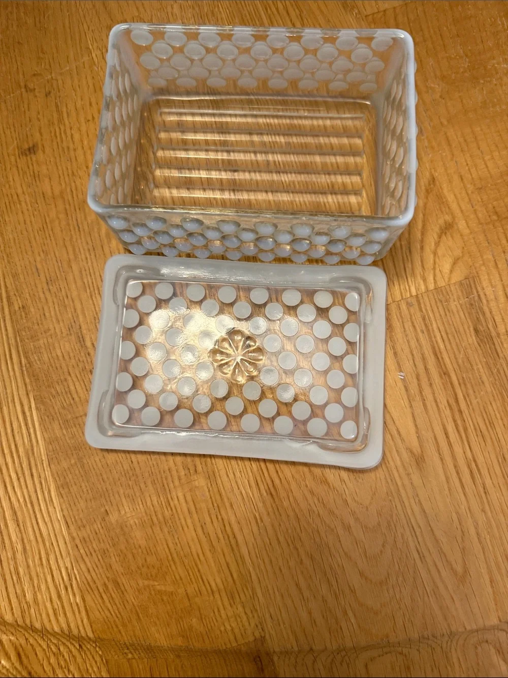 Hobnail timeless white